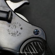 Mint revolver Colt New Police calibre 32 canon 4'' miroir