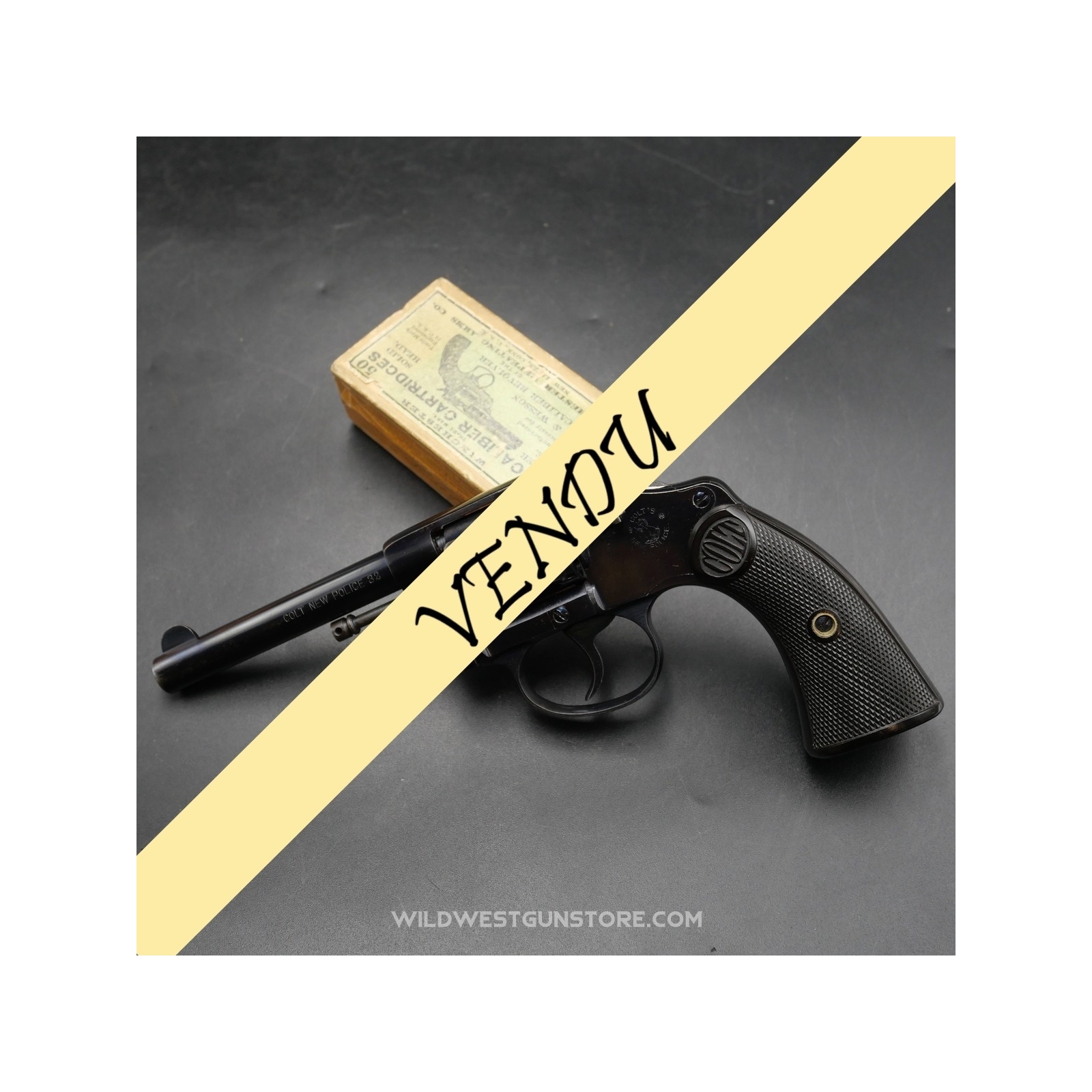 Mint revolver Colt New Police calibre 32 canon 4'' miroir