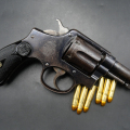 Revolver Smith & Wesson modèle 1899 calibre 32-20 en excellent état canon miroir