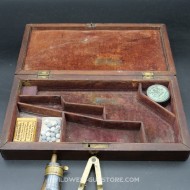 Colt 1859 gravé Gustave Young et son coffret