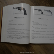 Livre en anglais Colt Firearms , from 1836 de James E Serven