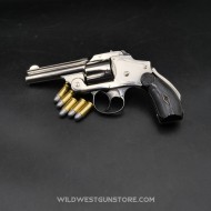 Revolver nickelé Smith Wesson Hammerless calibre 38SW