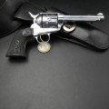 Revolver Colt Peacemaker calibre 45 finition nickelée