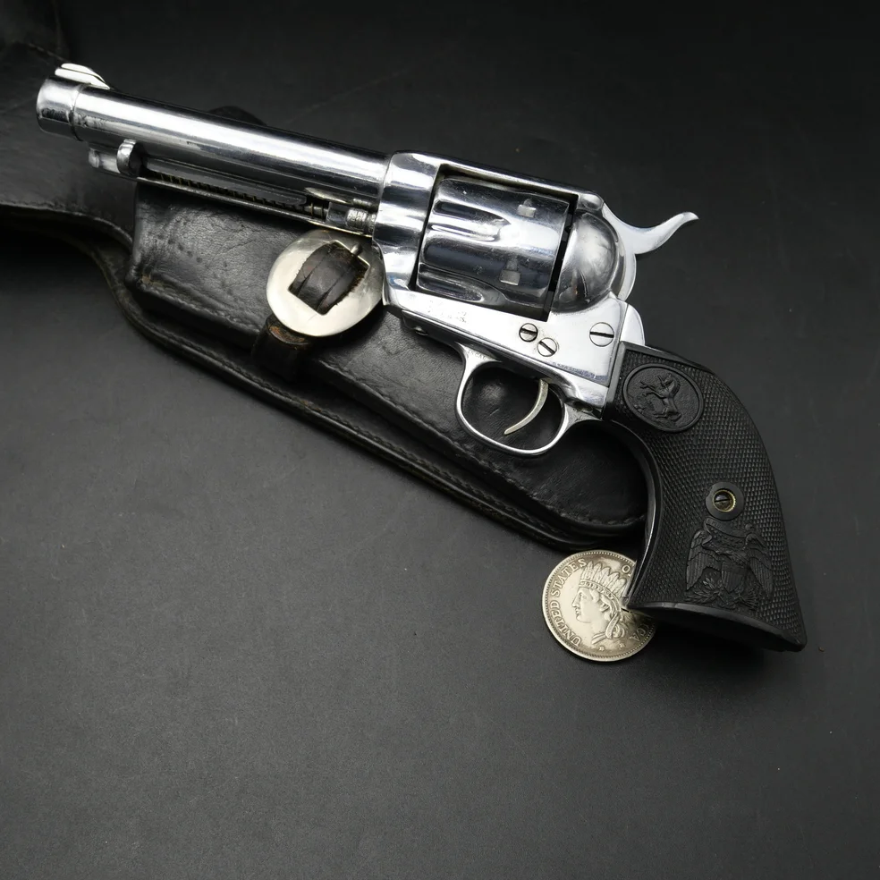 Revolver Colt Peacemaker Calibre 45 Finition Nickelée