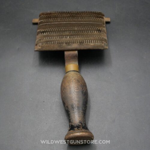 Brosse À Chevaux Manche Bois Noir Type US Cavalry