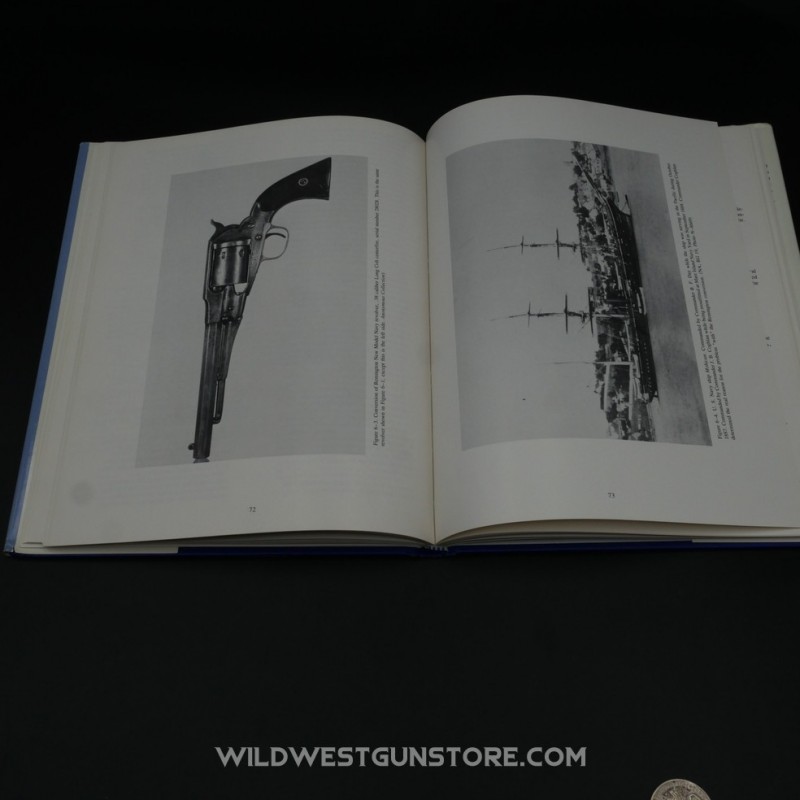Livre Référence Colt And US NAVY Kenneth Moore