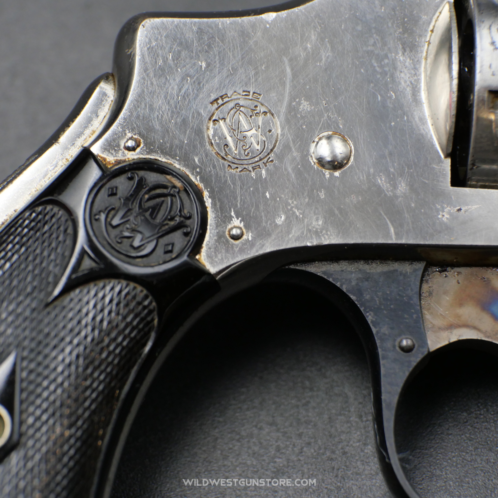 Classic Collectible Smith & Wesson Hammerless Revolver, .32 Caliber – Excellent Condition