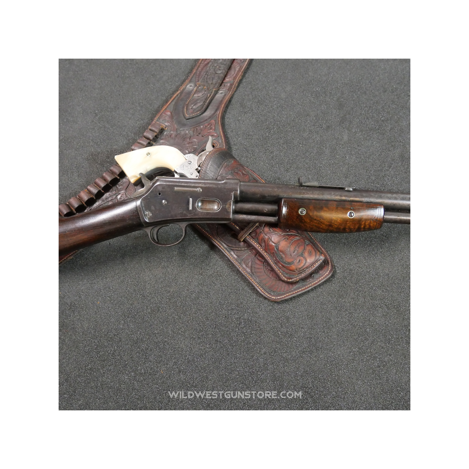 Légendaire Colt Lightning Rifle CLMR Canon Miroir Calibre 44-40