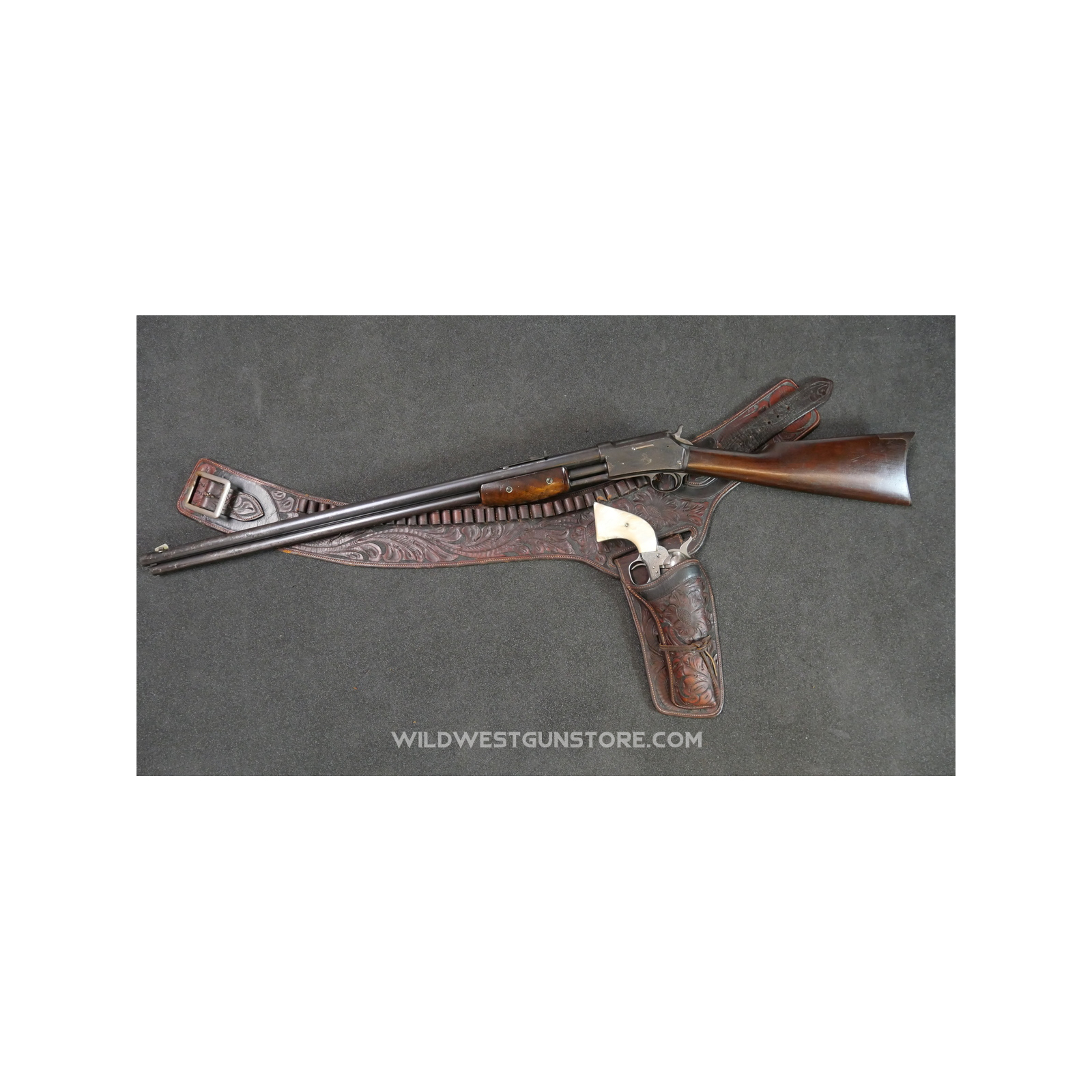 Légendaire Colt Lightning Rifle CLMR Canon Miroir Calibre 44-40