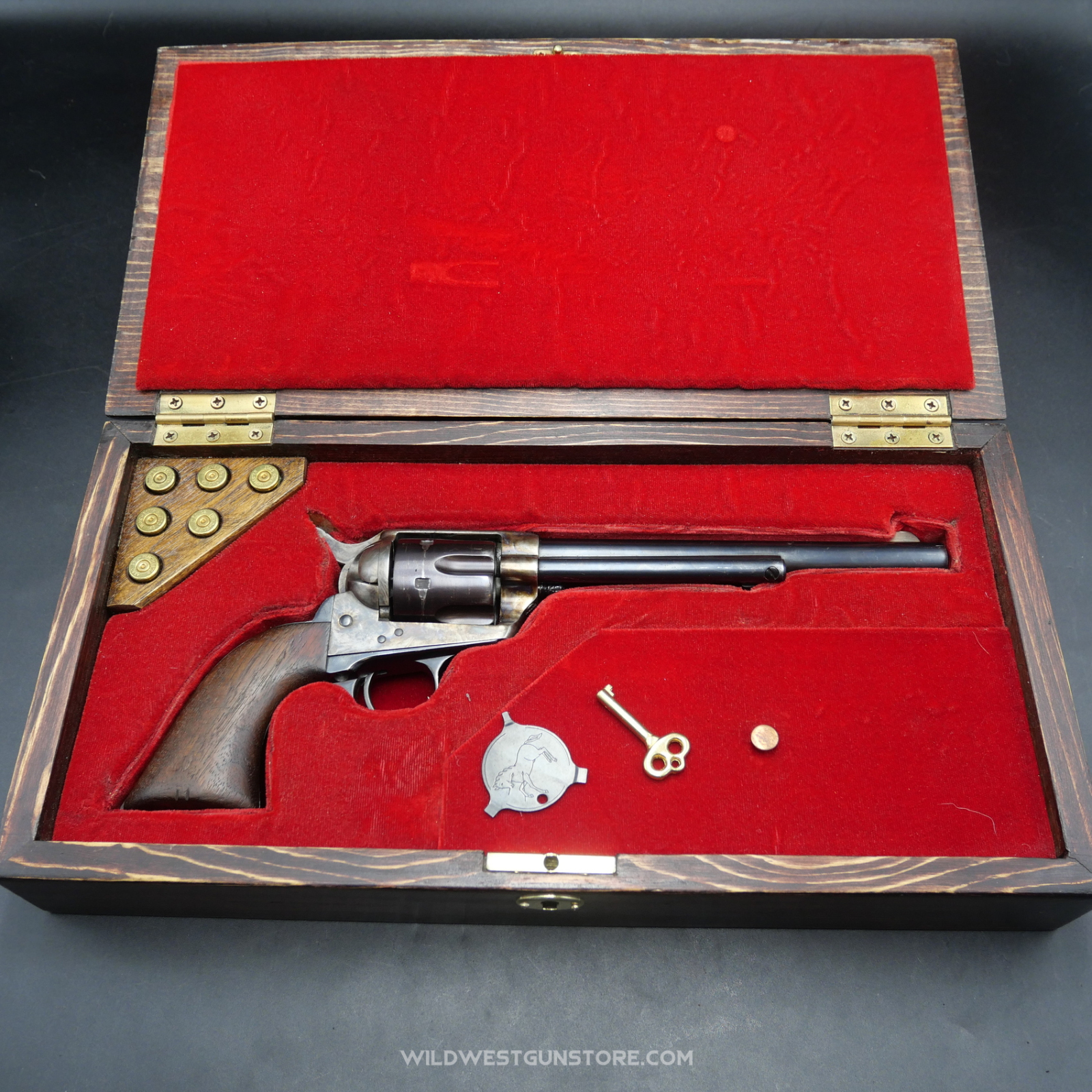 Revolver Colt De Collection Peacemaker SAA Calibre .45 Fabrication 1881 En Coffret