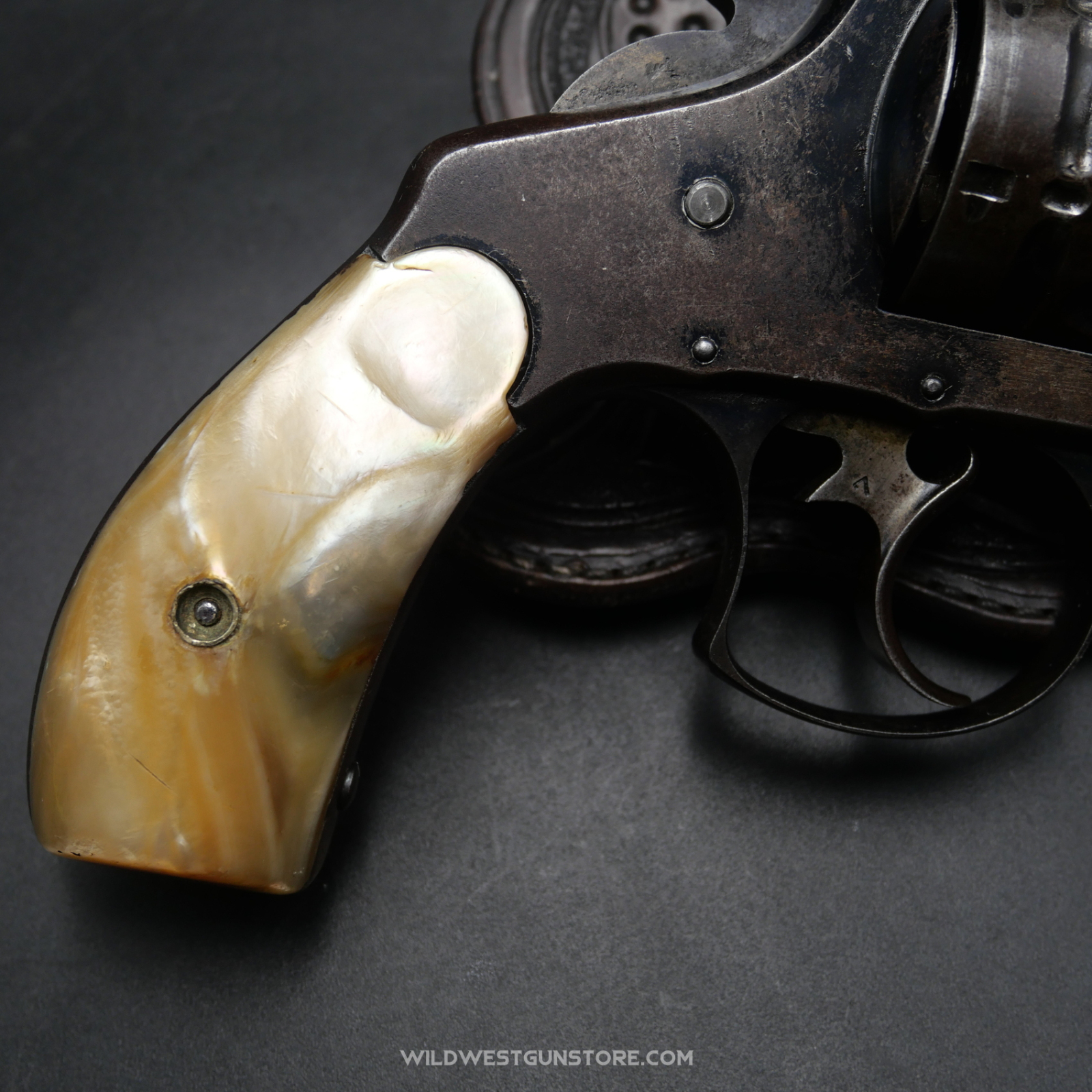 Revolver De Collection Smith & Wesson Double Action Frontier Calibre 44-40 Nacre