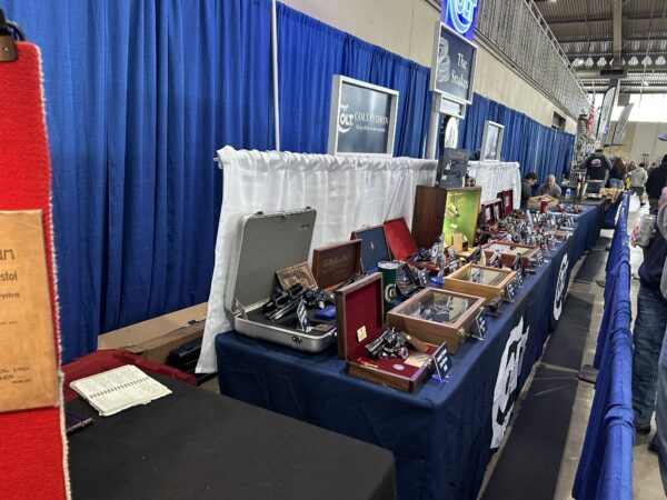 2025200420TULSA1 bourse aux armes Tulsa USA