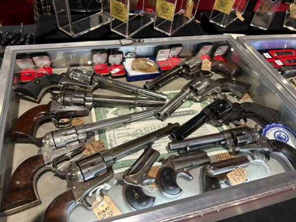 bourses aux armes