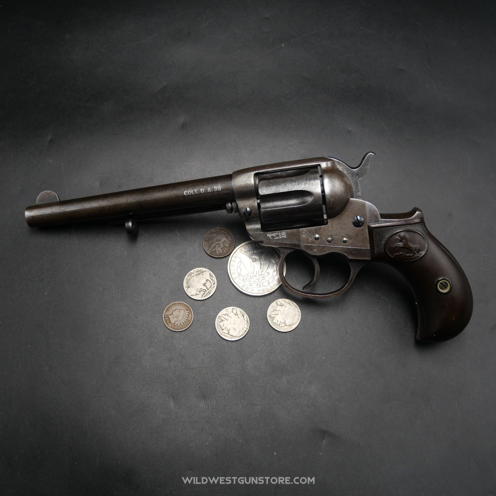 Revolver Colt Double Action Modèle 1877 Calibre 38 Poudre Noire De Collection