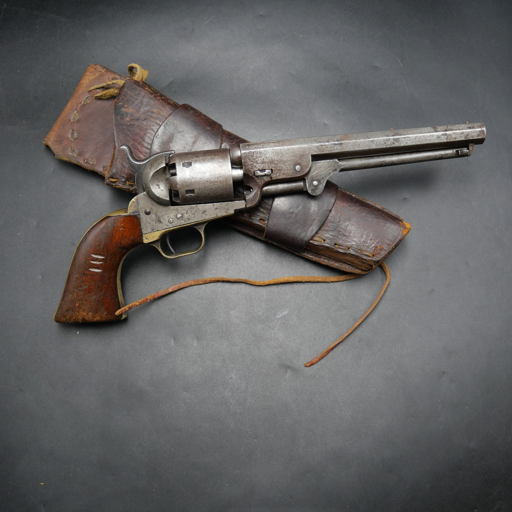 Colt 1851 Navy Belt Revolver Calibre .36 et son Holster – Image 4